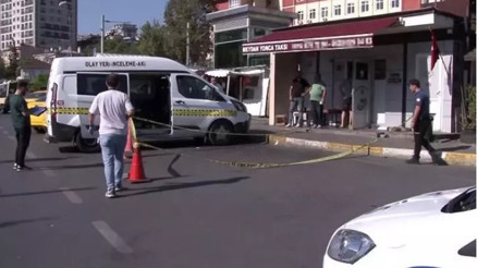 Küçükçekmece’de bir kişi, taksi durağında “taksi yok” cevabını alınca silahlı saldırı düzenledi