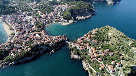 6 bin 600 nüfuslu ilçeye 1.5 milyon turist... Ziyaret edenler İyi ki gelmişiz diyor 6 bin 600 nüfuslu ilçeye 1.5 milyon turist... Ziyaret edenler İyi ki gelmişiz diyor
