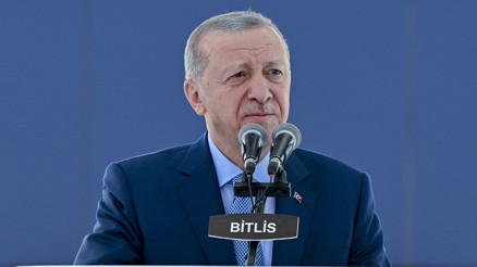 Cumhurbaşkanı Erdoğandan İBBye kaçak yapı tepkisi: Para babalarına peşkeş çekiyorlar Cumhurbaşkanı Erdoğandan İBBye kaçak yapı tepkisi: Para babalarına peşkeş çekiyorlar