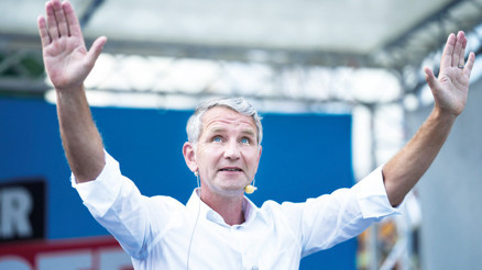 Doğu eyaletlerinde aşırı sağ şoku: Nazi sempatizanı Höcke Almanya’da seçimin kazananı Doğu eyaletlerinde aşırı sağ şoku: Nazi sempatizanı Höcke Almanya’da seçimin kazananı