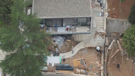 Vaniköyde kaçak yapıların yıkımı devam ediyor