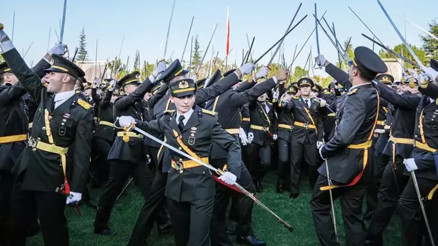 MSB kaynaklarından teğmenlerin kılıçlı yeminine ilişkin açıklama