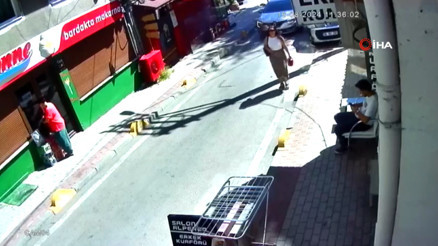 Bu sokağa girenler kendini yerde buluyor