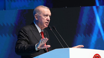Eğitim öğretim yılı açılış töreni... Cumhurbaşkanı Erdoğan: Oyun platformları gençleri zehirliyor Eğitim öğretim yılı açılış töreni... Cumhurbaşkanı Erdoğan: Oyun platformları gençleri zehirliyor