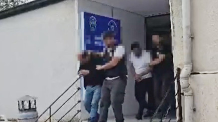 Kayıp kız çocukları Kadıköyde bulunmuştu... İfadelerinin ardından babaları gözaltına alındı
