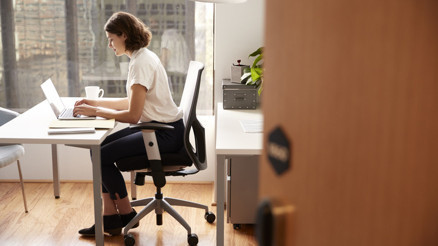 Adı kulağa komik geliyor ama etkileri çok ciddi Sürekli oturanlar tehlike altında | Gluteal amnezi (ölü popo sendromu) nedir, nasıl önlenir Adı kulağa komik geliyor ama etkileri çok ciddi Sürekli oturanlar tehlike altında | Gluteal amnezi (ölü popo sendromu) nedir, nasıl önlenir