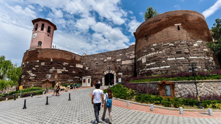 Turizmde hedef çifte ziyaretçi Turizmde hedef çifte ziyaretçi