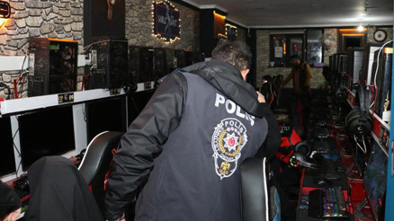 Türk halkının düşmanı yasa dışı kumara karşı topyekün savaş açılmalı Türk halkının düşmanı yasa dışı kumara karşı topyekün savaş açılmalı