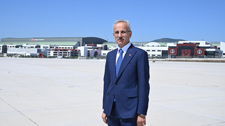 Bakan Uraloğlu: İstanbul Havalimanı Avrupa başkentlerini geride bıraktı Bakan Uraloğlu: İstanbul Havalimanı Avrupa başkentlerini geride bıraktı
