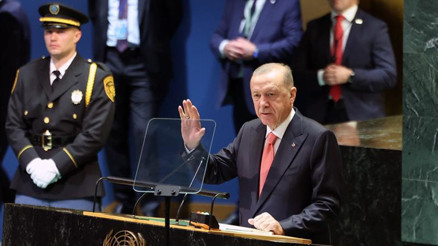 Cumhurbaşkanı Erdoğan ABDde gazetecilerin sorularını yanıtladı: Soykırım yapmış suçlunun BM çatısı altında yer alabilmesi utanç vesilesi Cumhurbaşkanı Erdoğan ABDde gazetecilerin sorularını yanıtladı: Soykırım yapmış suçlunun BM çatısı altında yer alabilmesi utanç vesilesi