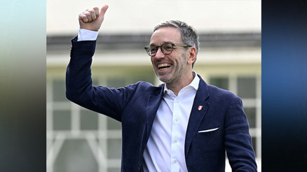 Avusturya’da seçimin galibi aşırı sağcılar Avusturya’da seçimin galibi aşırı sağcılar