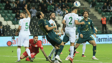 Kocaelispor - Şanlıurfaspor maçında sahaya çıkmama krizi Kocaelispor - Şanlıurfaspor maçında sahaya çıkmama krizi