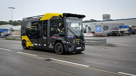 Otonom minibüsler seferlere başlıyor Otonom minibüsler seferlere başlıyor