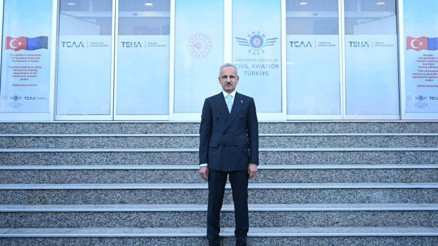 Bakan Uraloğlundan 12 yeni iç hat müjdesi Bakan Uraloğlundan 12 yeni iç hat müjdesi