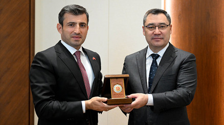 Selçuk Bayraktara Kırgızistandan Dank Devlet Nişanı