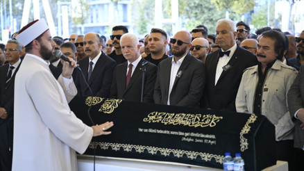 İstanbulda iş insanı Arif Develi son yolculuğuna uğurlandı