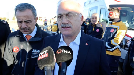 Aksaray Valisi Mehmet Ali Kumbuzoğlu, otobüs kazasıyla ilgili açıklamalarda bulundu Aksaray Valisi Mehmet Ali Kumbuzoğlu, otobüs kazasıyla ilgili açıklamalarda bulundu