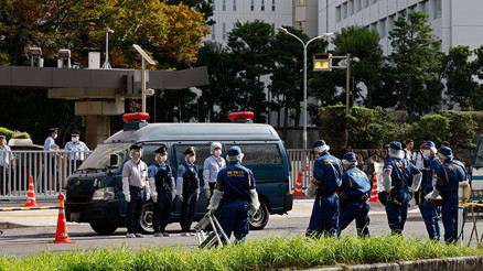 İktidar partisi genel merkezine molotof kokteyli ile saldırı