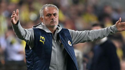 Mourinho, Manchester United maçı öncesi İngiliz basınına konuştu: Fenerbahçe 10 yıldır şampiyon olamıyor çünkü... Mourinho, Manchester United maçı öncesi İngiliz basınına konuştu: Fenerbahçe 10 yıldır şampiyon olamıyor çünkü...