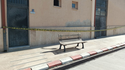 Karamanda okulda dehşet 16 yaşındaki çocuk, arkadaşı tarafından tabancayla öldürüldü Karamanda okulda dehşet 16 yaşındaki çocuk, arkadaşı tarafından tabancayla öldürüldü