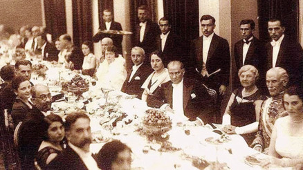 En büyük eserin 101 yaşında Atam... ‘Cumhuriyet’i ilk kez o yemekte açıkladı En büyük eserin 101 yaşında Atam... ‘Cumhuriyet’i ilk kez o yemekte açıkladı