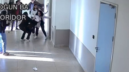 Kadıköyde doktoru odaya kilitleyip makas ve su ısıtıcısı ile saldıran kadın tutuklandı