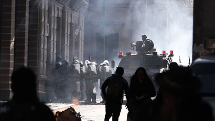 Silahlı grup kışla bastı: Askerleri rehin aldı Silahlı grup kışla bastı: Askerleri rehin aldı