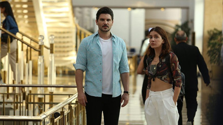 Aynasız Haluk konusu nedir, oyuncuları kimler, hangi otelde çekildi TVde ilk kez yayınlanıyor