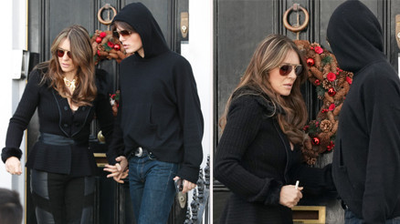 Öz babası ondan soyadını bile esirgedi... Oğlunu aşıklarıyla beraber büyüttü... Birbirlerinin kimsesi oldular Öz babası ondan soyadını bile esirgedi... Oğlunu aşıklarıyla beraber büyüttü... Birbirlerinin kimsesi oldular