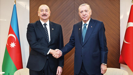 Azerbaycan’a ‘Bayrak Günü’ kutlaması