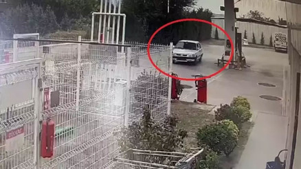 Çaldığı otomobilin yakıtı bitince benzin istasyonu çalışanlarına ittirdi