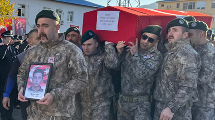 Tuncelide şehit olan polis memuru Yiğit  için tören