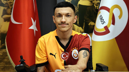 Şampiyon Para yüzücü Umut Ünlü, Galatasarayda