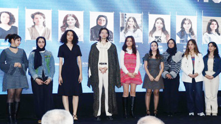 Türk kumaşı kadın tasarımcılara emanet