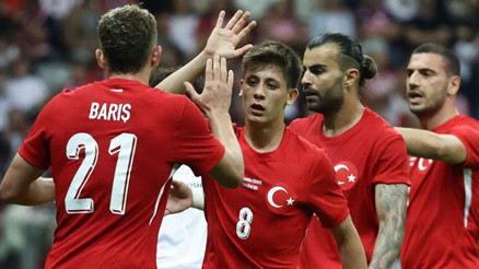 A Milli Futbol Takımına A Ligi yakışır Montella, Karadağ maçı 11ini belirledi A Milli Futbol Takımına A Ligi yakışır Montella, Karadağ maçı 11ini belirledi