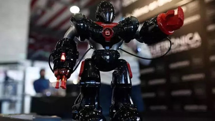 Çin’de küçük bir robot, 12 robotu kaçırdı