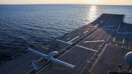 Bayraktar TB3 tarihe geçti Kısa pistli gemiden iniş kalkış yapmayı başaran ilk İHA oldu