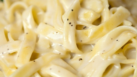 Fettucini alfredo tarifi: Fettucini alfredo nasıl yapılır, malzemeleri neler