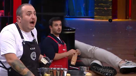MasterChef Emreye ne oldu, sağlık durumu nasıl MasterChef Emre Ün kimdir, kaç yaşında, nereli Fenomen yarışmada bir kaza daha Tezgah yerle bir oldu...