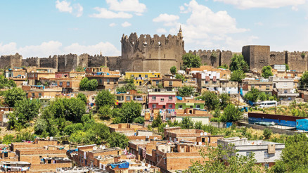 Doğu’nun iki altın kentinde kültür hazinelerine doyalım