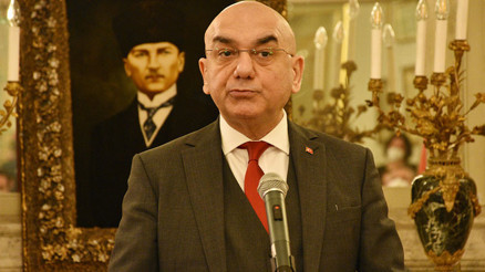 Viyana logosu neden örgütlerin afişlerinde