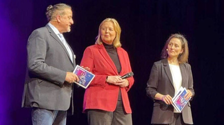 Yılın en iyi sporcuları ödüllerini aldı Yılın en iyi sporcuları ödüllerini aldı