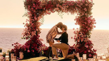 Güzel oyuncu yakında gelin oluyor: Nişan yüzükleri takıldı Güzel oyuncu yakında gelin oluyor: Nişan yüzükleri takıldı