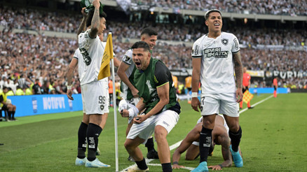 Copa Libertadores, Botafogonun 2. dakikada 10 kişi kalıp kupaya uzandılar