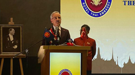 Bakan Uraloğlu: Tayland ile ticaret hacmimiz 1,5 milyar doları aştı Bakan Uraloğlu: Tayland ile ticaret hacmimiz 1,5 milyar doları aştı