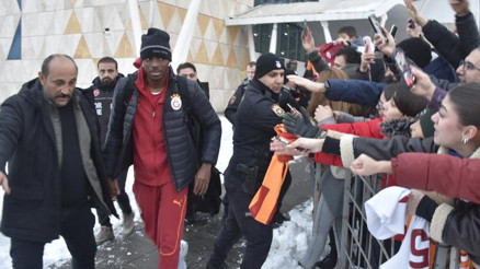 Victor Osimhen korkuttu, kıl payı kurtuldu