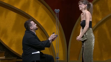 Alper Rendenin sevgilisi kimdir Altın Kelebek Ödül Törenine damga vuran evlilik teklifi Betül Çakmak kimdir, kaç yaşında, nereli, mesleği nedir Alper Rendenin sevgilisi kimdir Altın Kelebek Ödül Törenine damga vuran evlilik teklifi Betül Çakmak kimdir, kaç yaşında, nereli, mesleği nedir