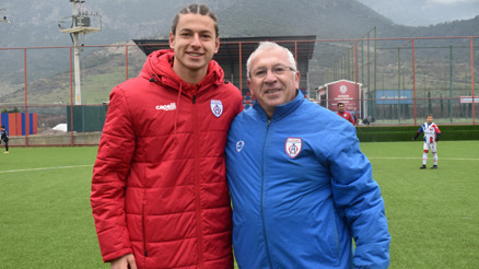 Seyit Mehmet Özkandan Enis Destan adına özür Seyit Mehmet Özkandan Enis Destan adına özür