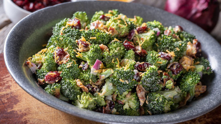 Sağlıklı ve lezzetli olmasının yanı sıra oldukça da pratik Brokoli salatası nasıl yapılır, malzemeleri neler Sağlıklı ve lezzetli olmasının yanı sıra oldukça da pratik Brokoli salatası nasıl yapılır, malzemeleri neler