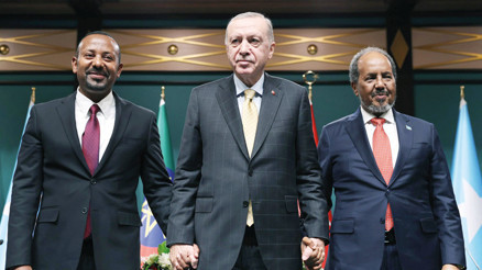 Afrika’da düğümleri Türkiye çözüyor Afrika’da düğümleri Türkiye çözüyor